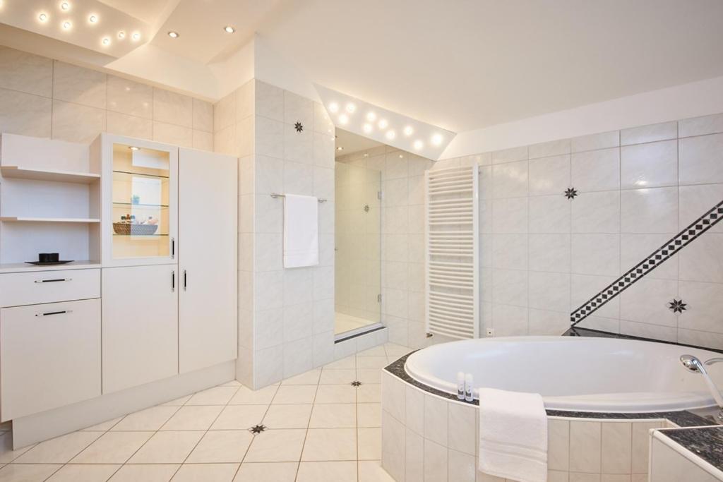 Hotel Seeblick & Ferienwohnung 바트엔도르프 외부 사진
